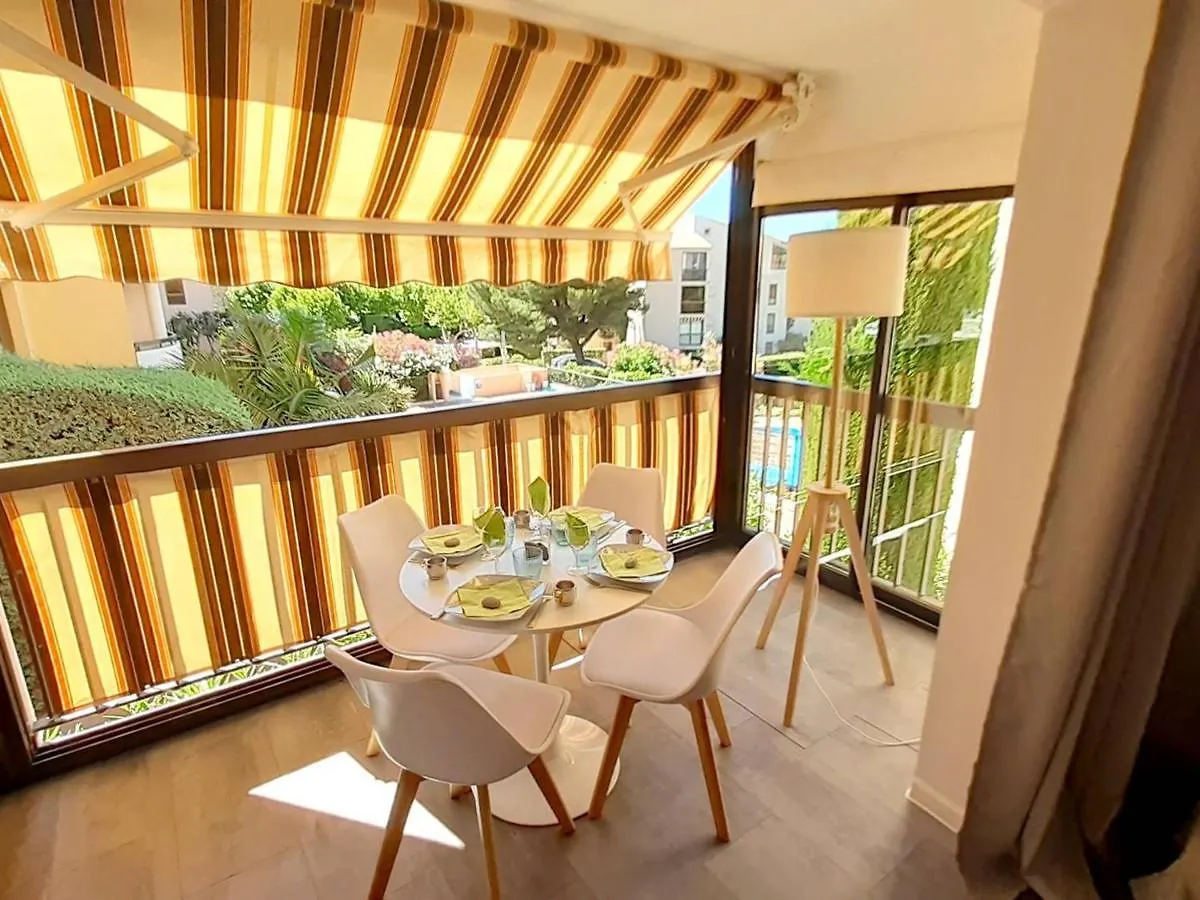 סיס-פור-לה-פלאז' T2 Renove Avec Piscine, Parking Prive Et A 200M Des Plages - Fr-1-316-274