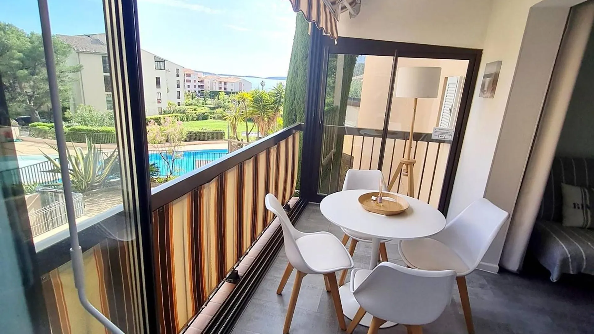 T2 Renove Avec Piscine, Parking Prive Et A 200M Des Plages - Fr-1-316-274 Six-Fours-les-Plages Lägenhet